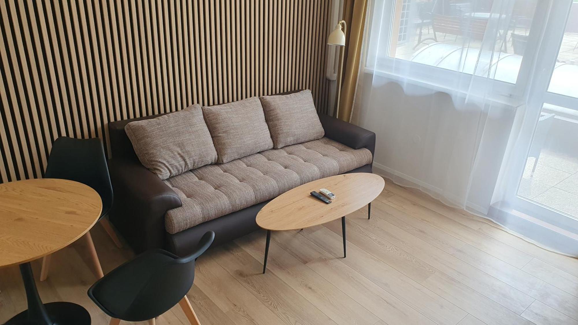 Hotel Felicia Kaluža Exteriör bild