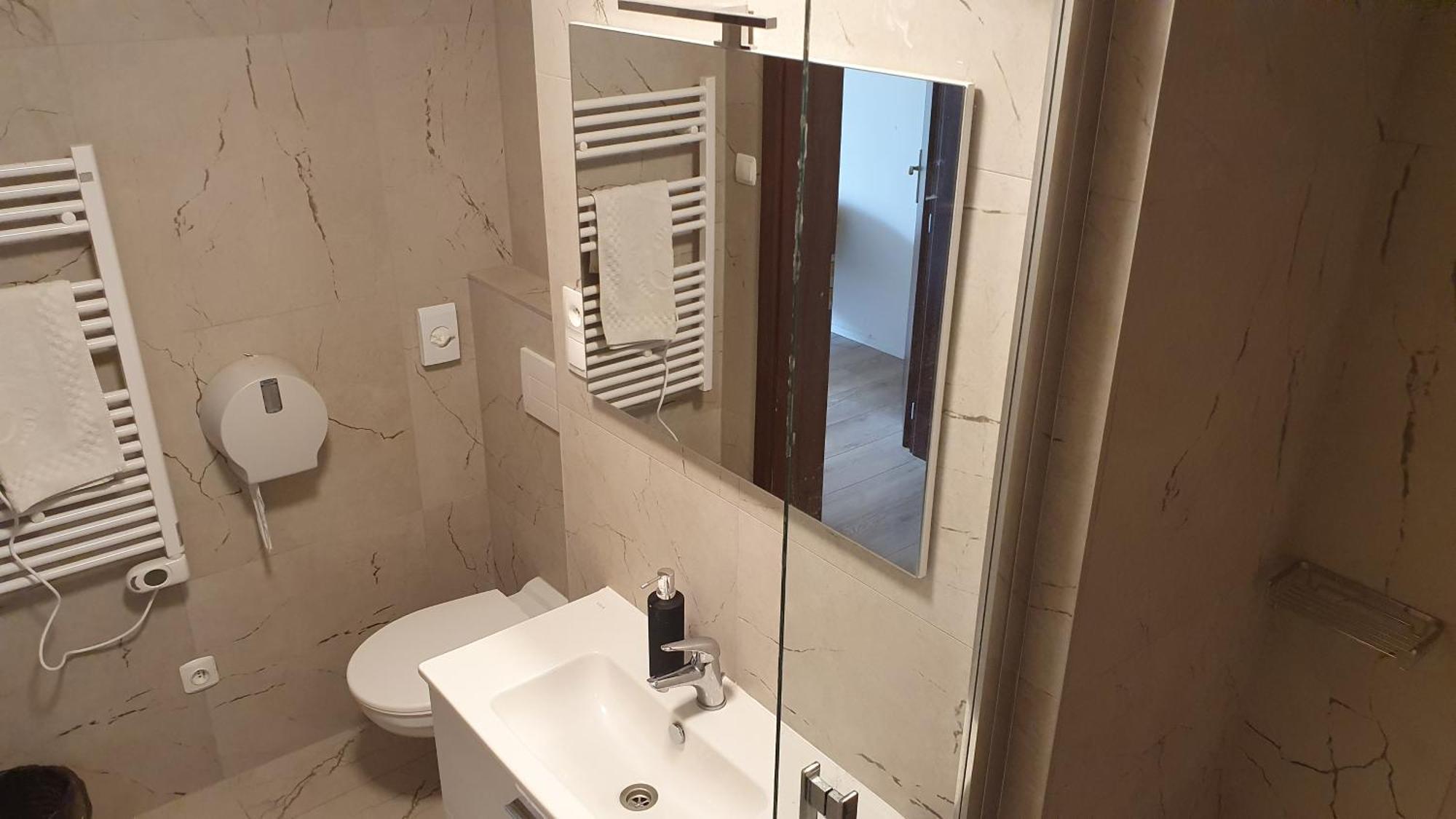 Hotel Felicia Kaluža Exteriör bild