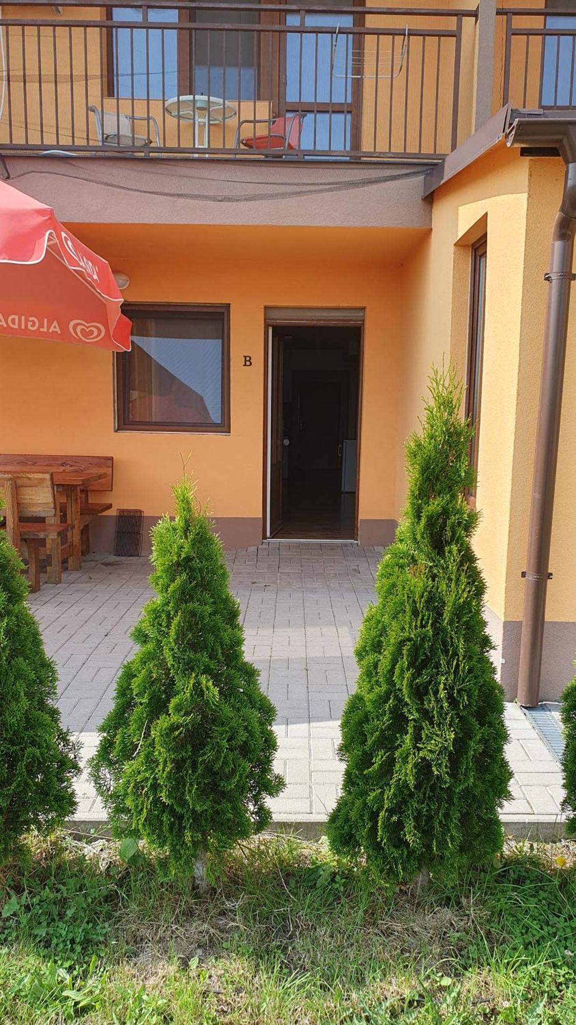 Hotel Felicia Kaluža Exteriör bild